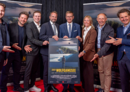 Fotowall bei der Filmpremiere "Der Wolfgangsee" (c) wildbild